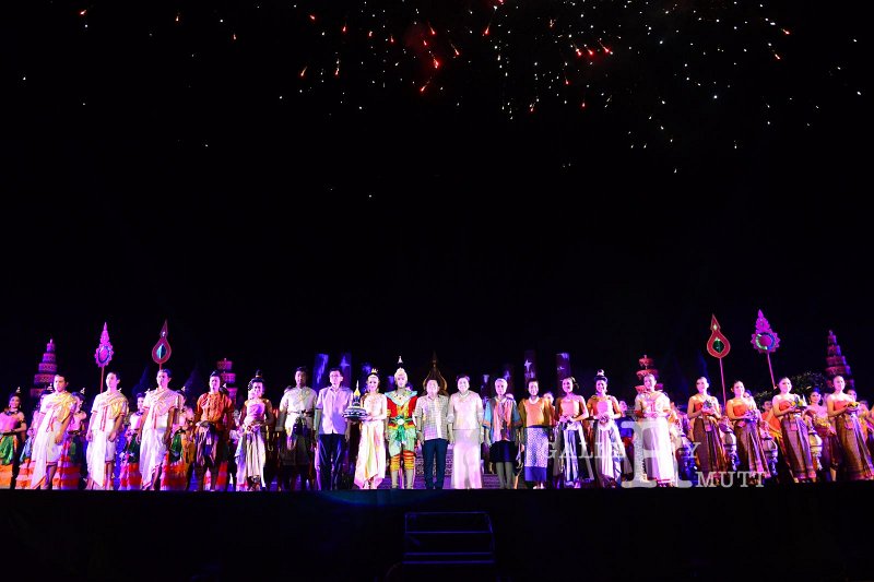 20151125-Loy Kratong_93.JPG